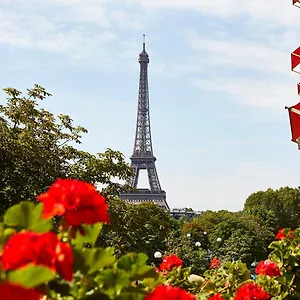 Plaza Athenee - Dorchester Collection Отель