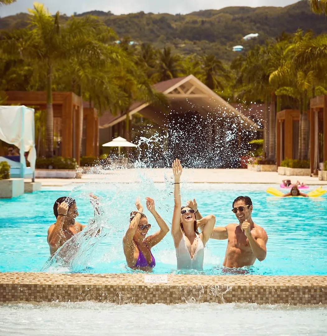 Курортный комплекс Viva V Samana By Wyndham, A Trademark Adults All Inclusive Лас Терренас